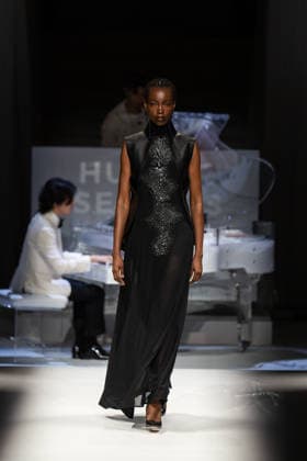 Hu Bing Selects: Urban Grace Spring Summer 2027 at London Fashion Week LONDON, ENGLAND - SEPTEMBER 19: A model walks the runway at the Hu Bing Selects: Urban Grace show during London Fashion Week 2026 on September 19, 2026 in London, England., Credit:Pupat Chenaksara Avalon UK, London  Copyright: xPupatxChenaksarax xAvalonx 1136495803