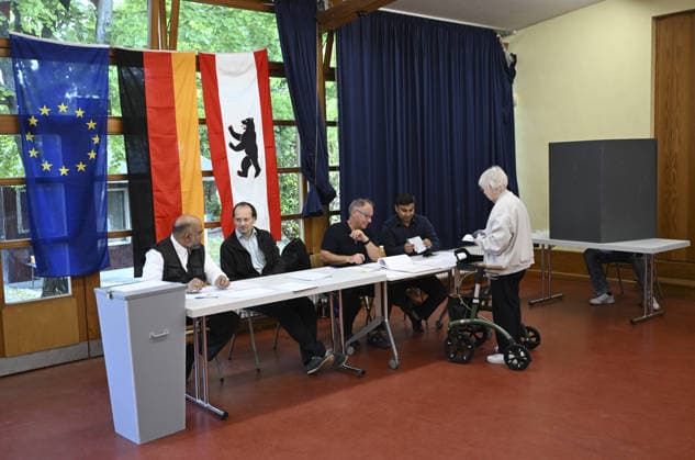 Voters head to polls for Berlin and Mecklenburg-Vorpommern state elections in Germany BERLIN, GERMANY - SEPTEMBER 20: Voters cast their ballots at a polling station in the Charlottenburg district during state elections in Berlin, Germany on September 20, 2026. Voters went to the polls for state elections in both Berlin and Mecklenburg-Vorpommern to elect their respective regional legislatures. Halil Sagirkaya Anadolu Berlin Germany. Editorial use only. Please get in touch for any other usage.  Copyright: x2026xAnadoluxHalilxSagirkayax