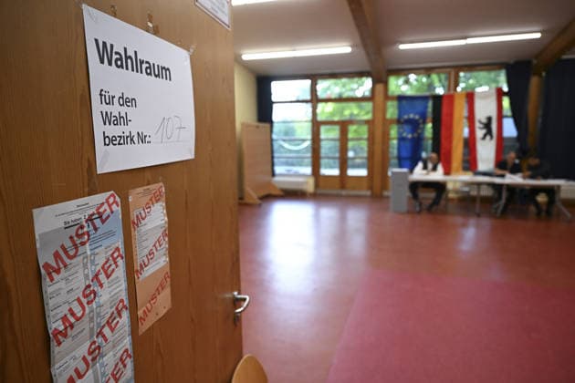 Voters head to polls for Berlin and Mecklenburg-Vorpommern state elections in Germany BERLIN, GERMANY - SEPTEMBER 20: Voters cast their ballots at a polling station in the Charlottenburg district during state elections in Berlin, Germany on September 20, 2026. Voters went to the polls for state elections in both Berlin and Mecklenburg-Vorpommern to elect their respective regional legislatures. Halil Sagirkaya Anadolu Berlin Germany. Editorial use only. Please get in touch for any other usage.  Copyright: x2026xAnadoluxHalilxSagirkayax