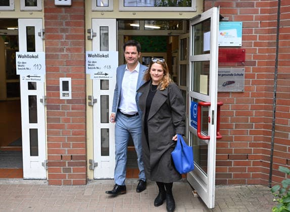 SPD lead candidate Steffen Krach casts his ballot in Berlin BERLIN, GERMANY - SEPTEMBER 20: SPD Lead Candidate Steffen Krach and his wife Kim Krach leave the polling station after having voted in Berlin, Germany, on September 20, 2026. The Berlin House of Representatives election takes place on September 20, 2026. Volodymyr Sindieiev Anadolu Berlin Germany. Editorial use only. Please get in touch for any other usage.  Copyright: x2026xAnadoluxVolodymyrxSindieievx