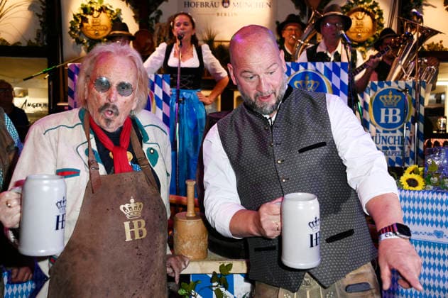 Frank Zander and Björn Schwarz at the Oktoberfest 2026 keg-tapping ceremony at Hofbräu Berlin, Berlin, September 19, 2026 Foto:xN.xKubelkax xFuturexImagex fassanstich_berlin_6938