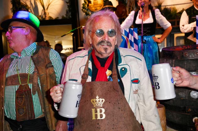 Frank Zander at the Oktoberfest 2026 tapping ceremony at Hofbräu Berlin, Berlin, September 19, 2026 Foto:xN.xKubelkax xFuturexImagex fassanstich_berlin_6942