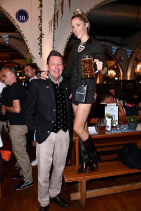 Peter Wolf with his wife Melanie Wolf at the Oktoberfest 2026 keg-tapping ceremony at Hofbräu Berlin, Berlin, September 19, 2026 Foto:xN.xKubelkax xFuturexImagex fassanstich_berlin_6950