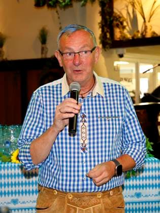 Bernd Siggelkow at the Oktoberfest midday keg-tapping ceremony at the Hofbräuhaus Berlin with Pastor Bernd Siggelhow