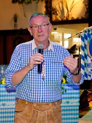 Bernd Siggelkow at the Oktoberfest midday keg-tapping ceremony at the Hofbräuhaus Berlin with Pastor Bernd Siggelhow