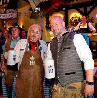 Frank Zander and Björn Schwarz: O zapft is —Part Two at the keg-tapping ceremony with Frank Zander at the Oktoberfest at the Hofbräuhaus Berlin
