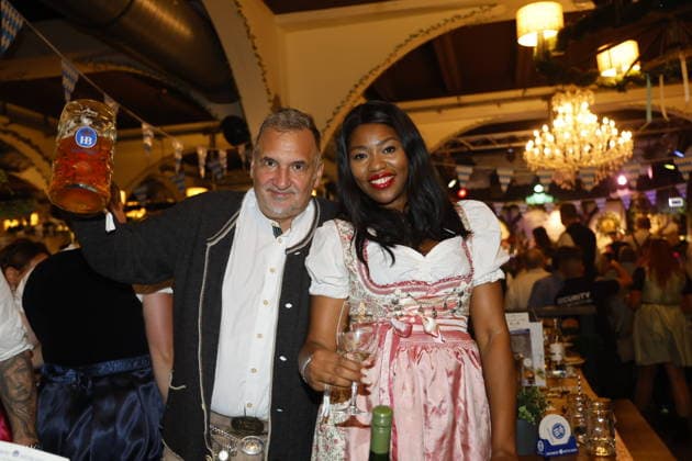 Gerald Meinel: O’zapft is —Second Place at the Barrel-Tapping Ceremony with Frank Zander at the Oktoberfest at the Hofbräuhaus Berlin