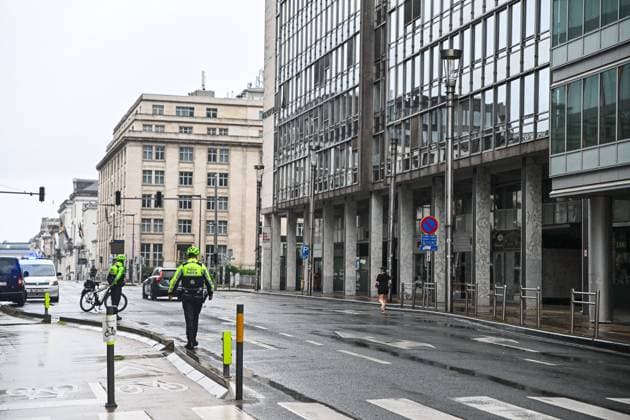 Police officers controls cars during a car free Sunday, in Brussels, Sunday 20 September 2026. Across the country, Brussels and cities in Flanders and the Walloon region hold Car Free Sunday during the Mobility Week (Week van de mobiliteit - Semaine de la Mobilite) and organise activities to focus on other modes of transport.  EMILExWINDAL 187112423