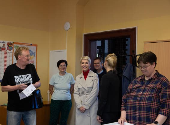 Mecklenburg-Western Pomerania s Minister-President Manuela Schwesig casts her ballot in Schwerin SCHWERIN, GERMANY - SEPTEMBER 20: Mecklenburg-Western Pomerania s Minister-President Manuela Schwesig arrives with her husband, Stefan Schwesig, at a polling station in Schwerin, Germany, on September 20, 2026, to cast their ballots in the state election. Somaya Abdelrahman Anadolu Schwerin Germany. Editorial use only. Please get in touch for any other usage.  Copyright: x2026xAnadoluxSomayaxAbdelrahmanx