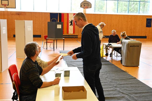 CDU lead candidate Stefan Evers casts his ballot in Berlin BERLIN, GERMANY – SEPTEMBER 20: CDU lead candidate Stefan Evers casts his ballot at a polling station in Berlin, Germany, on September 20, 2026. The Berlin House of Representatives election takes place on September 20, 2026. Volodymyr Sindieiev Anadolu Berlin Germany. Editorial use only. Please get in touch for any other usage.  Copyright: x2026xAnadoluxVolodymyrxSindieievx