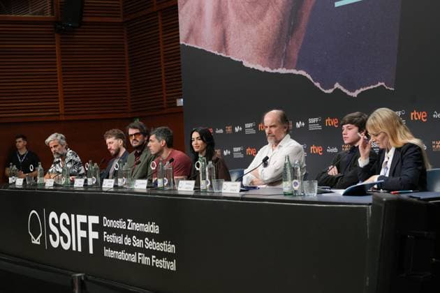 Lali Espósito Presents *Glaxo* at the San Sebastián Film Festival I D Art director Ezequiel Galeano, actor Esteban Bigliardi, producer Rodrigo Teixeira, director Benjamín Naishtat, actors Marcelo Subiotto, Lali Espósito, and Joaquin Bonadeo during the presentation of the film *Glaxo* as part of the 74th edition of the San Sebastián Film Festival on September 20, 2026, in San Sebastián, Guipúzcoa, Basque Country, Spain. The film, directed by Benjamín Naishtat and starring Lali Espósito, Marcelo Subiotto, and Esteban Bigliardi, is based on the novel of the same name by Hernán Ronsino. SEPTEMBER 20, 2026 San Sebastián, Guipúzcoa, Basque Country, Spain Copyright: xUnanuex 7787882