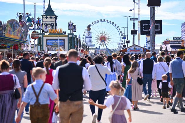 Ferris wheel, crowds of visitors, throngs of people, large crowds on September 20, 2026, at the 191st Oktoberfest, held from September 19 to October 4, 2026, at the Theresienwiese in Munich