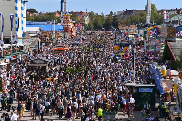 Crowds at lunchtime, visitors, a rush of visitors on the first Oktoberfest weekend on September 20, 2026, during the 191st Oktoberfest, held from September 19 to October 4, 2026, at the Theresienwiese in Munich