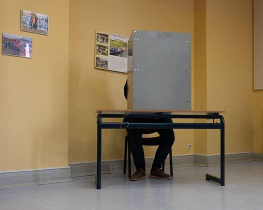 September 20, 2026, Schwerin, Germany: SCHWERIN, GERMANY, SEPTEMBER 20, 2026: Mecklenburg-Vorpommern Minister-President Manuela Schwesig of the Social Democratic Party (SPD) arrives with her husband, Stefan Schwesig, to cast her ballot at a polling station in Schwerin during the Mecklenburg-Vorpommern state election. Voters across the state are electing members of the regional parliament on Sunday. Schwerin Germany  - ZUMAq101 20260920_zna_q101_038 Copyright: xSomayaxAbdelrahmanx