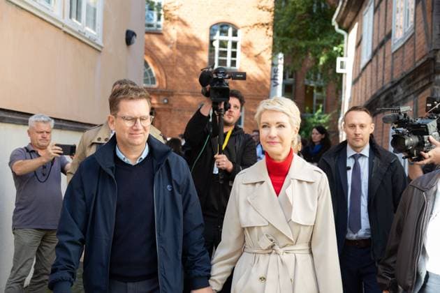 September 20, 2026, Schwerin, Germany: SCHWERIN, GERMANY, SEPTEMBER 20, 2026: Mecklenburg-Vorpommern Minister-President Manuela Schwesig of the Social Democratic Party (SPD) arrives with her husband, Stefan Schwesig, to cast her ballot at a polling station in Schwerin during the Mecklenburg-Vorpommern state election. Voters across the state are electing members of the regional parliament on Sunday. Schwerin Germany - ZUMAq101 20260920_zna_q101_039 Copyright: xSomayaxAbdelrahmanx