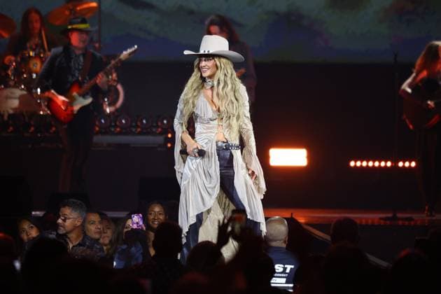 Lainey Wilson inside for iHeartRadio Music Festival Presented by Capital One 2026 - SAT, T-Mobile Arena, Las Vegas, NV, September 19, 2026. Photo By: JA Everett Collection iHeartRadio Music Festival Presented by Capital One 2026 - SAT PUBLICATIONXNOTxINxCANxCHNxFRAxITAxJPNxNORxPOLxRUSxESPxUKxUSA