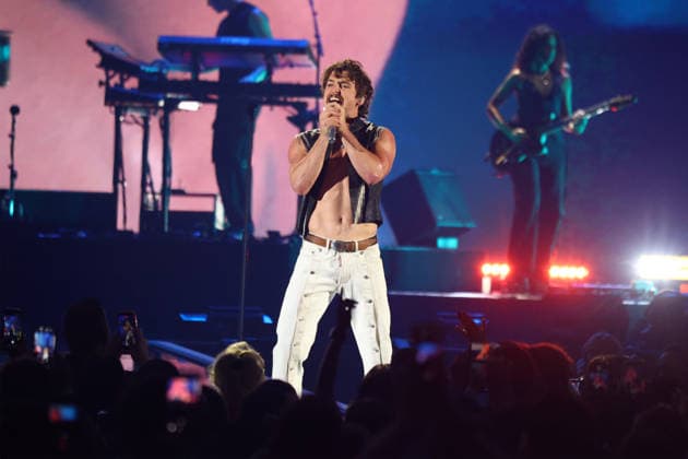 Benson Boone performs on stage during the iHeartRadio Music Festival Concerts at T-Mobile Arena in Las Vegas, Nevada on Saturday, September 19, 2026.  LAV20260919005 JAMESxATOA