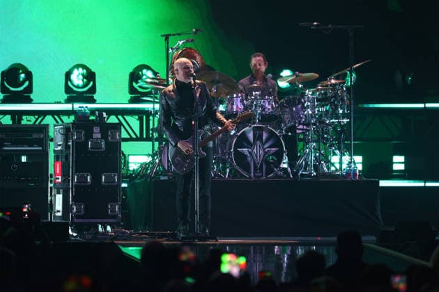 (L) Billy Corgan of Smashing Pumpkins performs on stage during the iHeartRadio Music Festival Concerts at T-Mobile Arena in Las Vegas, Nevada on Saturday, September 19, 2026.  LAV20260919031 JAMESxATOA