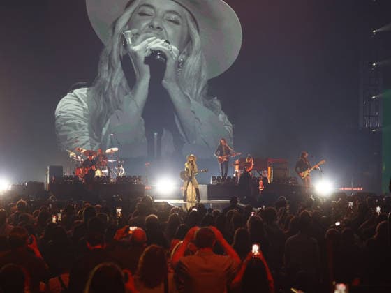 Country singer Lainey Wilson performs on stage during the iHeartRadio Music Festival Concerts at T-Mobile Arena in Las Vegas, Nevada on Saturday, September 19, 2026.  LAV20260919036 JAMESxATOA