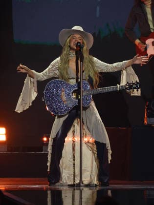 Lainey Wilson performs on stage during the iHeartRadio Music Festival Concerts at T-Mobile Arena in Las Vegas, Nevada on Saturday, September 19, 2026.  LAV20260919037 JAMESxATOA