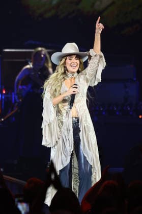 Lainey Wilson performs on stage during the iHeartRadio Music Festival Concerts at T-Mobile Arena in Las Vegas, Nevada on Saturday, September 19, 2026.  LAV20260919044 JAMESxATOA