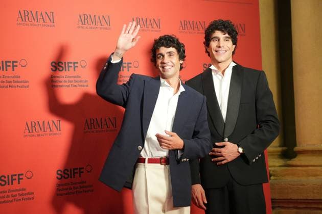 Red Carpet for *La bola negra* by Los Javis at the San Sebastián Film Festival Directors and screenwriters Javier Ambrossi and Javier Calvo during the red carpet event for *La bola negra* at the Victoria Eugenia Theater on September 20, 2026, in San Sebastián, Guipúzcoa, Basque Country, Spain. La bola negra adapts and expands upon an unfinished play by Federico García Lorca. It tells three stories of men from different eras, connected by sexuality, desire, pain, and legacy. The film opens in Spanish theaters on September 25 and has been selected by the Spanish Film Academy to represent Spain at the upcoming Academy Awards. SEPTEMBER 20, 2026 San Sebastián, Guipúzcoa, Basque Country, Spain San Sebastián, Guipúzcoa, Country V, Spain Copyright: xUnanuex 7789009