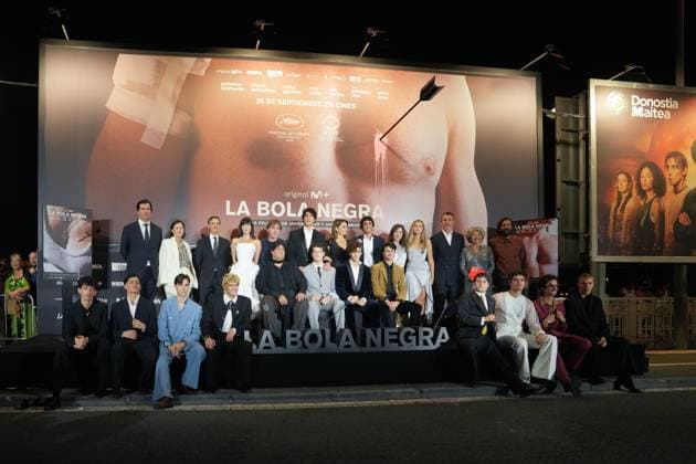 Red carpet for *La bola negra* by Los Javis at the San Sebastián Film Festival Red carpet for *La bola negra* at the Victoria Eugenia Theater on September 20, 2026, in San Sebastián, Guipúzcoa, Basque Country, Spain. La bola negra adapts and expands upon an unfinished play by Federico García Lorca. It tells three stories of men from different eras, connected by sexuality, desire, pain, and heritage. The film opens in Spanish theaters on September 25 and has been selected by the Spanish Film Academy to represent Spain at the upcoming Academy Awards. SEPTEMBER 20, 2026 San Sebastián, Guipúzcoa, Basque Country, Spain San Sebastián, Guipúzcoa, Country V, Spain Copyright: xUnanuex 7789018