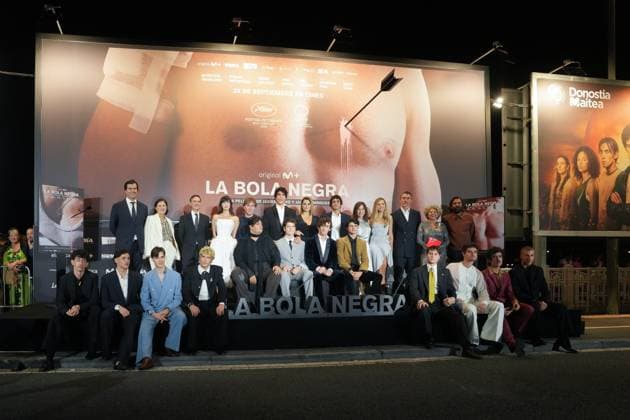 Red carpet for *La bola negra* by Los Javis at the San Sebastián Film Festival Red carpet for *La bola negra* at the Victoria Eugenia Theater on September 20, 2026, in San Sebastián, Guipúzcoa, Basque Country, Spain. La bola negra adapts and expands upon an unfinished play by Federico García Lorca. It tells three stories of men from different eras, connected by sexuality, desire, pain, and legacy. The film premieres in Spanish theaters on September 25 and has been selected by the Spanish Film Academy to represent Spain at the upcoming Academy Awards. SEPTEMBER 20, 2026 San Sebastián, Guipúzcoa, Basque Country, Spain San Sebastián, Guipúzcoa, Country V, Spain Copyright: xUnanuex 7789019