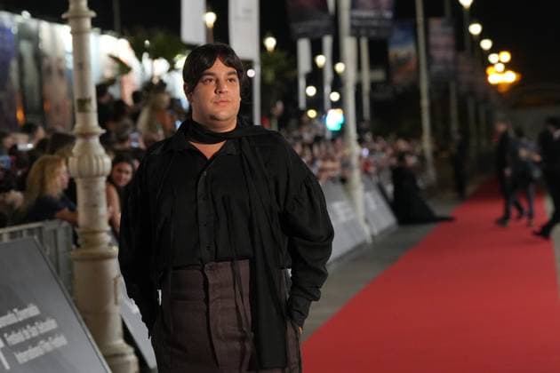 Red carpet for *La bola negra* by Los Javis at the San Sebastián Film Festival Actor Carlos González on the red carpet for *La bola negra* at the Victoria Eugenia Theater on September 20, 2026, in San Sebastián, Guipúzcoa, Basque Country, Spain. La bola negra adapts and expands upon an unfinished play by Federico García Lorca. It tells three stories of men from different eras, connected by sexuality, desire, pain, and heritage. The film opens in Spanish theaters on September 25 and has been selected by the Spanish Film Academy to represent Spain at the upcoming Academy Awards. SEPTEMBER 20, 2026 San Sebastián, Guipúzcoa, Basque Country, Spain San Sebastián, Guipúzcoa, Country V, Spain Copyright: xUnanuex 7789076
