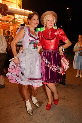 Lola Paltinger and Ellen von Unwerth at the Almauftrieb event at Oktoberfest on September 20, 2026, in Munich Lola Paltinger and Ellen von Unwerth during the 2026 Oktoberfest in front of the Almauftrieb at Theresienwiese on September 20, 2026 in Munich, Germany Oktoberfest Almauftrieb in Munich