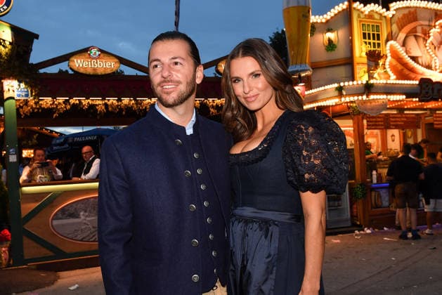 Riccardo Basile and Laura Wontorra at the Wiesn Almauftrieb during Oktoberfest on September 20, 2026, in Munich Riccardo Basile and Laura Wontorra during the 2026 Oktoberfest in front of the Almauftrieb at Theresienwiese on September 20, 2026 in Munich, Germany; Oktoberfest Almauftrieb in Munich