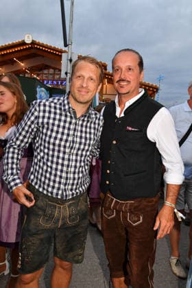 Oliver Pocher and Alex Christensen at the Almauftrieb event at Oktoberfest on September 20, 2026, in Munich Oliver Pocher and Alex Christensen during the 2026 Oktoberfest in front of the Almauftrieb at Theresienwiese on September 20, 2026 in Munich, Germany Oktoberfest Almauftrieb in Munich