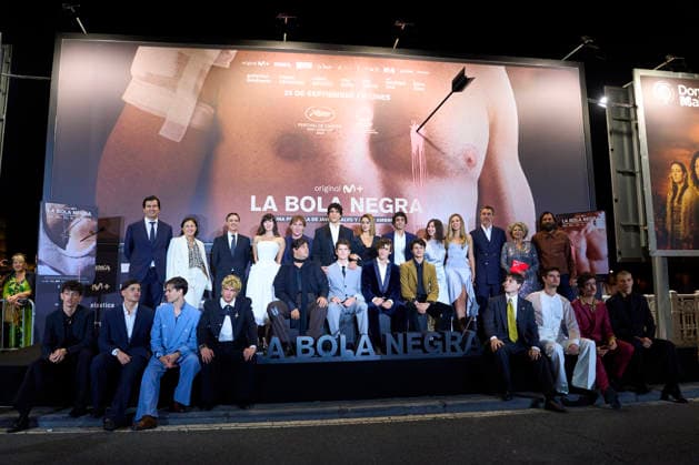 74th San Sebastian International Film Festival: La Bola Negra Red Carpet Penelpe Cruz, Natalia de Molina, Lola Duenas, Miguel Bernardeau, Carlos Gonzalez, Javier Calvo, Javier Ambrossi, Guitarricadelafuente (Ãlvaro Lafuente Calvo), Milo Quifes attended La Bola Negra Red Carpet during 74th San Sebastian International Film Festival at Victoria Eugenia Theatre on September 20, 2026 in Donostia San Sebastian, Spain Photo by IMAGO MPG Donostia San Sebastian Victoria Eugenia Theatre Euskadi Spain Copyright: xMPGx