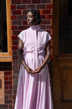 Attendees arrive at the Erderm Catwalk Show London, UK - 20 Sept 2026 An attendee arrives wearing a pink dress at the Erdem catwalk show, held at the Roundhouse in Camden, London, as part of London Fashion Week 2026. Models and members of the fashion industry gather at the Roundhouse in Camden, London, for the Erdem catwalk show during London Fashion Week 2026. The event forms part of the official London Fashion Week schedule, bringing together models, designers, fashion professionals, media and guests for the presentation of Erdem s latest collection. London United Kingdom Copyright: xJamesxWilloughbyx xSOPAxImagesx JWILLOUGHBY_3458