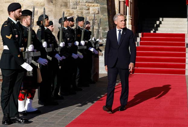 September 20, 2026, Ottawa, On, CANADA: Prime Minister Mark Carney arrives to greet Prime Minister of Norway Jonas Gahr Store on Parliament Hill in Ottawa on Sunday, Sept. 20, 2026. Ottawa CANADA  - ZUMAc35_ 20260920_zaf_c35_185 Copyright: xPatrickxDoylex