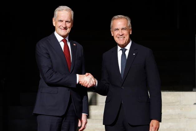 September 20, 2026, Ottawa, On, CANADA: Prime Minister Mark Carney, right, shakes hands with Prime Minister of Norway Jonas Gahr Store on Parliament Hill in Ottawa on Sunday, Sept. 20, 2026. Ottawa CANADA  - ZUMAc35_ 20260920_zaf_c35_187 Copyright: xPatrickxDoylex
