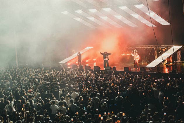 Here Are Germany s Coolest Rappers: Haftbefehl Makes Frankfurt Shake — Comeback Ends Sooner Than Expected On Stage With His Son and a Mask 7aIMG 0573549 Frankfurt Shakes: Haftbefehl Celebrates His Comeback With Germany s Rap Elite — But the Show Ends Early Hesse, Frankfurt am Main, Germany Copyright: 7aktuell.dex xVincentxBrücker 0573549 20260920_7a_HAFTBEFEHL_573549