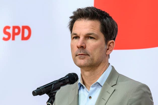 Pictured, from left: Steffen Krach, GER, Berlin, SPD press conference following the elections in Berlin and Mecklenburg-Western Pomerania (MV), in the atrium of the Willy Brandt House, Wilhelmstraße 141, 10963 Berlin, September 21, 2026, Copyright: HMBxMedia UwexKoch