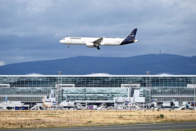 September 20, 2026, xsvx, Travel, Vacation, Economy, emwir, D AIRN, Lufthansa, Germany, Airbus A321 131, Airbus A321 100, Kaiserslautern, standard livery, Hex 3C664E, MSN 560, built in 1995, delivered in December 1995, 205 seats, two IAE V2530 A5 engines, narrow-body aircraft, in service, test registr