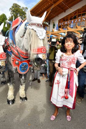 Regine Sixt upon her arrival at the Damenwiesn on September 21, 2026, at the Oktoberfest in Munich Regine Sixt arrives at the Damenwiesn event on September 21, 2026 at the Oktoberfest in Munich, Germany Damenwiesn at the 2026 Oktoberfest in Munich