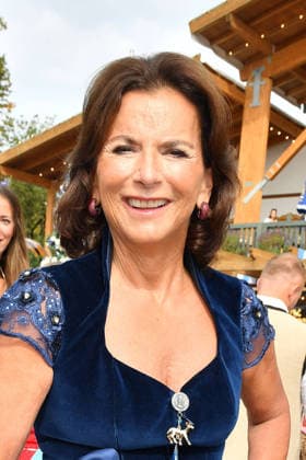 Claudia Obert upon her arrival at the Damenwiesn on September 21, 2026, at the Oktoberfest in Munich Claudia Obert arrives at the Damenwiesn event on September 21, 2026 at the Oktoberfest in Munich, Germany Damenwiesn at the 2026 Oktoberfest in Munich