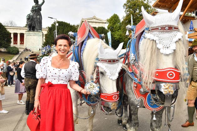 Margit Toennies arrives at the Damenwiesn event on September 21, 2026, at the Oktoberfest in Munich, Germany Damenwiesn event at the Oktoberfest in Munich, Germany