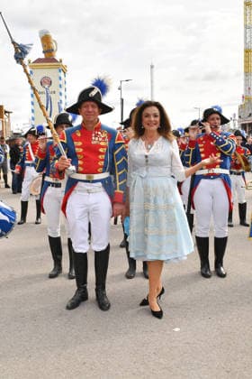Uschi Daemmrich von Luttitz arrives at the Damenwiesn event on September 21, 2026, at the Oktoberfest in Munich, Germany Damenwiesn event at the Oktoberfest in Munich, Germany