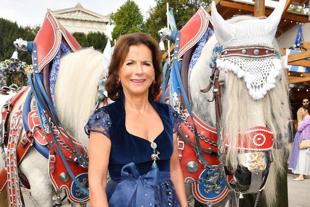 Claudia Obert arrives at the Damenwiesn event on September 21, 2026, at the Oktoberfest in Munich, Germany Damenwiesn event at the Oktoberfest in Munich, Germany