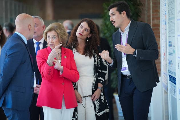Queen Sofía Presides Over the Opening of the International Congress on Neurodegenerative Diseases in Seville Queen Sofía 2i after presiding over the opening of the International Congress on Neurodegenerative Diseases in Seville September 21, 2026, in Seville, Andalusia, Spain September 21, 2026 María José Ló Seville, Andalusia, Spain Seville, Andalusia, Spain Spain  Copyright: xMariaxJosÃ xLopezx 7790156