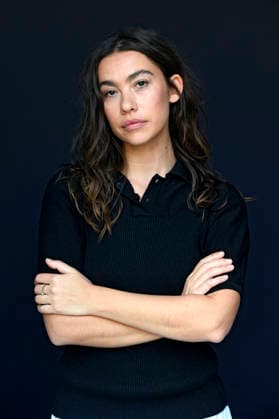 Greta Fernandez at an exclusive photo shoot with the cast of the movie *The Guests* at the 74th San Sebastián International Film Festival (Festival Internacional de Cine de San Sebastián) at the Hotel Maria Cristina in San Sebastián, September 21, 2026 Foto:xC.xNiehausx xFuturexImagex gaeste_6910