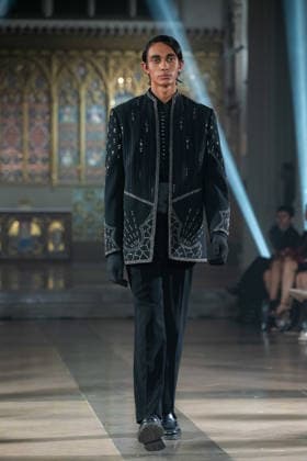 Varoin Marwah - Monarch LFW SS27 Catwalk Show Model Walks the Varoin Marwah - Monarch LFW SS27 show on the 17,09,2026 at St John s Hyde Park Hyde Park Crescent London W2 2QD, Credit:JIMMY JAMES Avalon UK, London  Copyright: xJIMMYxJAMESx xAvalonx 1137121971