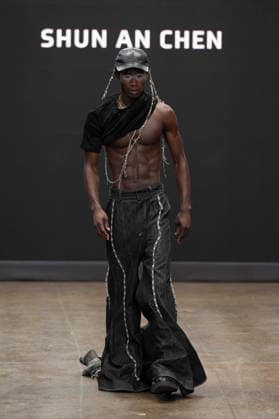 FJU Talent LFW SS27 Catwalk Show Model Walks the FJU Talent LFW SS27 show on the 19,09,2026, Credit:JIMMY JAMES Avalon UK, London  Copyright: xJIMMYxJAMESx xAvalonx 1137125978