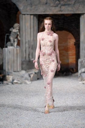 LFW - Aadnevik Runway A model walks the runway at the Aadnevik Catwalk Show 2026 on September 21, 2026 in London, UK. Photo by LounisPhotography ABACAPRESS.COM London United Kingdom  Copyright: xLounisPhotography ABACAx