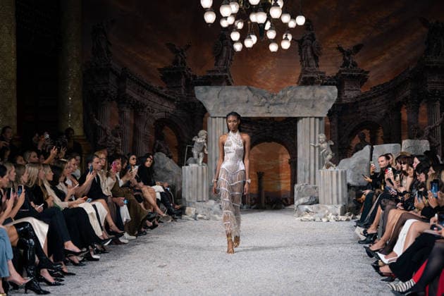 LFW - Aadnevik Runway A model walks the runway at the Aadnevik Catwalk Show 2026 on September 21, 2026 in London, UK. Photo by LounisPhotography ABACAPRESS.COM London United Kingdom  Copyright: xLounisPhotography ABACAx